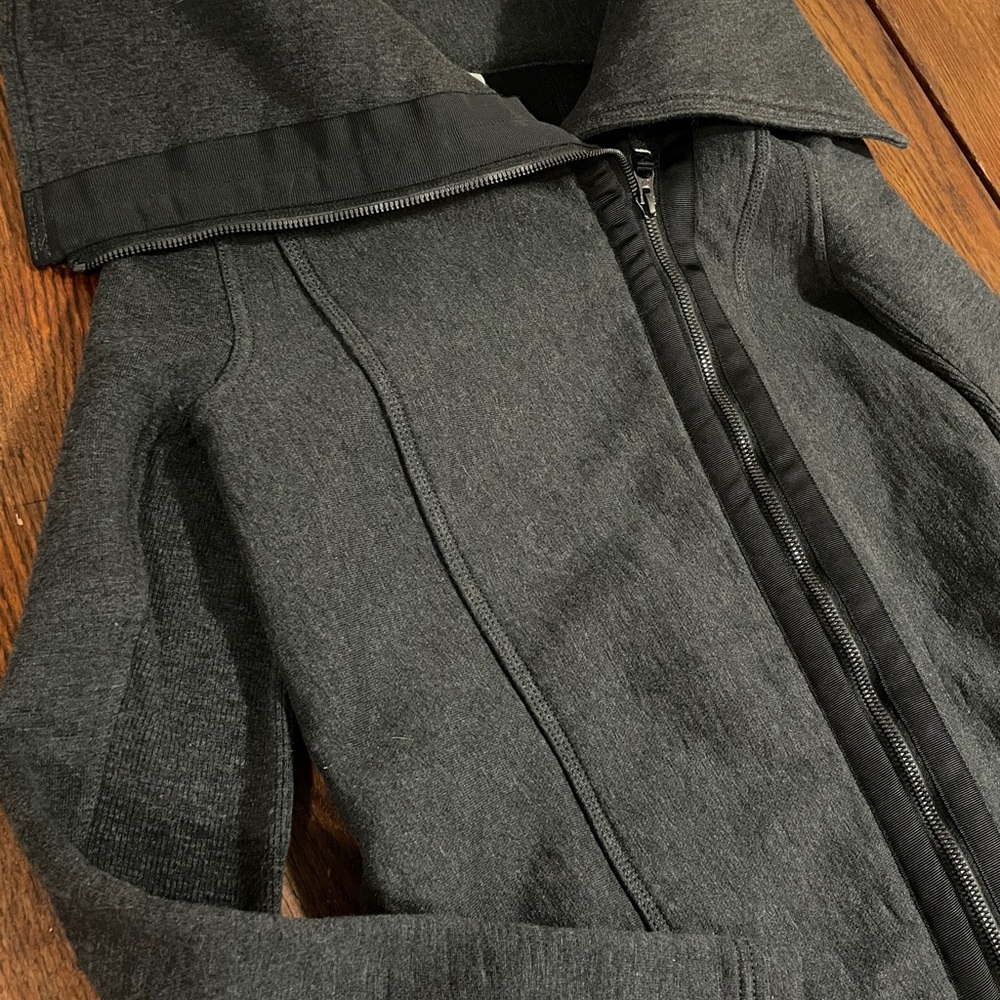 Lululemon Virasana Blanket Wrap Heathered Black - Picture 7 of 16